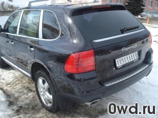 Битый автомобиль Porsche Cayenne