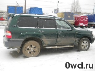 Битый автомобиль Toyota Land Cruiser